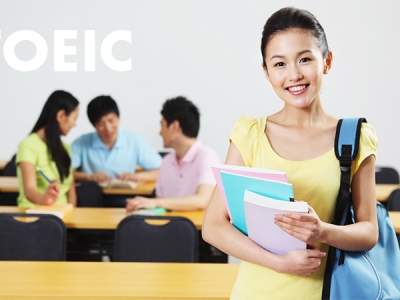 Sinh viên năm nhất nên học toeic hay giao tiếp